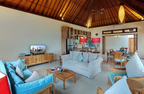 Berawa Villa | Luxury 4 Bedroom Villa Near Canggu Club