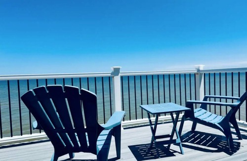 Point Lookout House | Luxury 4-Bedroom Waterfront Beachfront Home with Bay Views & Spa