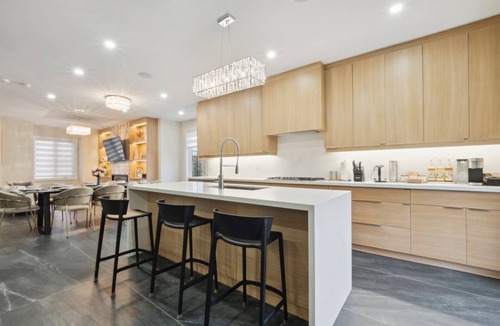 North York House | LUXURY 4 BEDROOMS WALK TO YORKDALE MALL