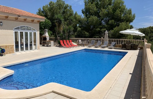 Pinar de Campoverde Villa | Luxury 4 bed private villa with heated swimming pool