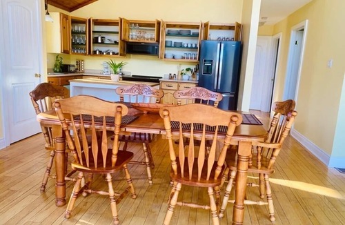 Crowes Landing Cottage | Luxury 4 Seasons Cottage