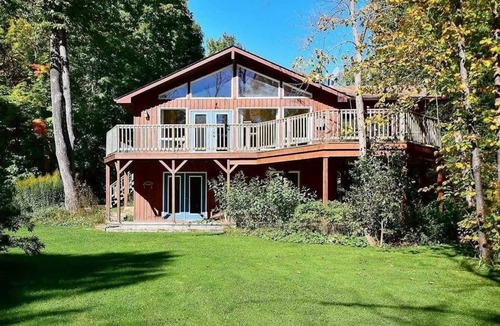 Crowes Landing Cottage | Luxury 4 Seasons Cottage