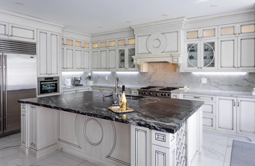 Vaughan House | Luxury 4000 sqft Vaughan Estate + Gazebo + Pool