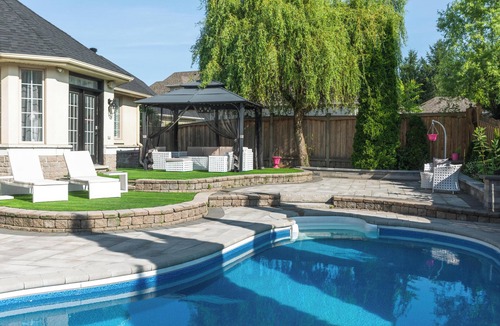 Vaughan House | Luxury 4000 sqft Vaughan Estate + Gazebo + Pool