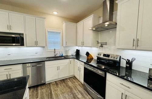 Augusta House | Luxury 4B/4.5b Home, EV Charger, deck by MCG #10