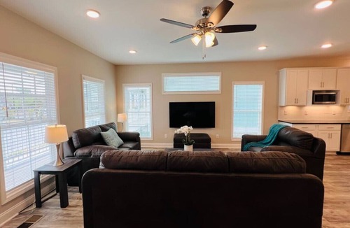 Augusta House | Luxury 4B/4.5b Home, EV Charger, deck by MCG #8