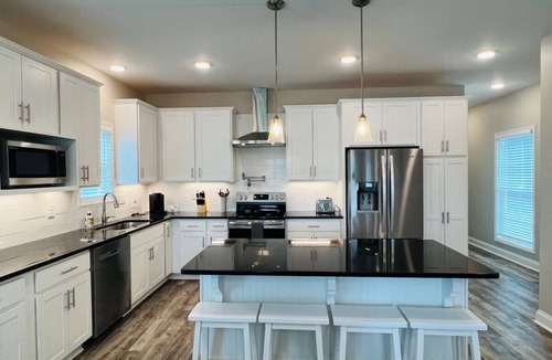 Augusta House | Luxury 4B/4.5b Home, EV Charger, deck by MCG #8