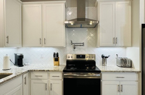 Augusta House | Luxury 4B/4.5b Home, EV Charger, deck by MCG #9