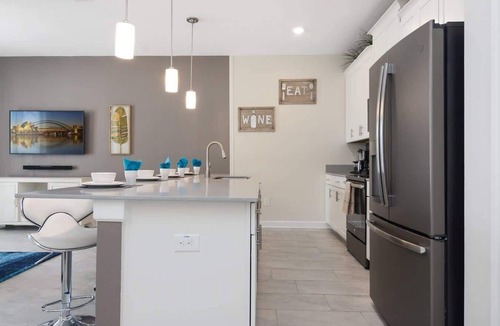 Kissimmee Condo | Luxury 4Bd w Pool and Resort Near Disney 4910