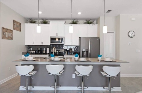 Kissimmee Condo | Luxury 4Bd w Pool and Resort Near Disney 4910
