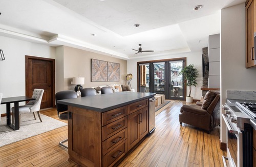 Lakeside Park Condo | Luxury 4bdr Residence Steps From Heavenly Village 4 Bedroom Condo