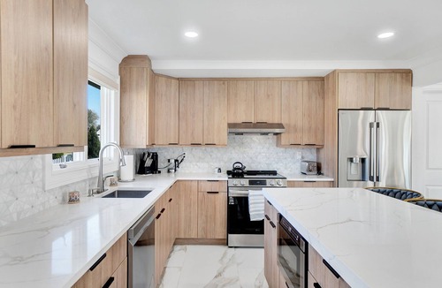 Alden Manor House | Luxury 4BR - 3.5BATH - Sleeps 10