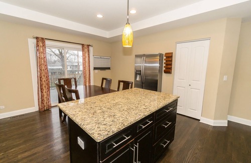 Bensenville House | Luxury 4BR, 3BA, Game Rm Near O’Hare & Down Town Free Parking