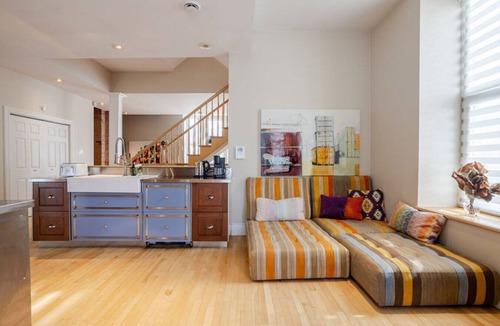 Shaughnessy Village House | Luxury 4BR/3BA Villa | Perfect for Groups