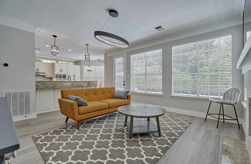 The Woodlands House | Luxury 4BR/3Bath with the heated pool and Spa
