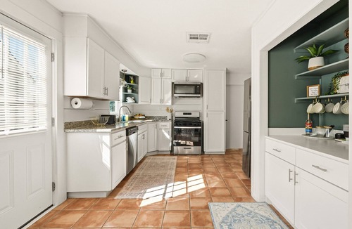 Del Mar House | Luxury 4BR Coastal Getaway - Minutes to Bayfront & Downtown