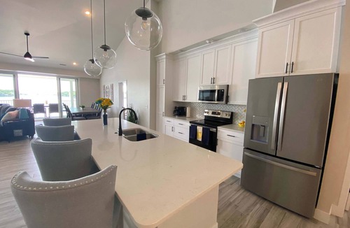 Rocky Mount Condo | Luxury 4BR Condo - Top Floor - LAKE VIEW - Lake