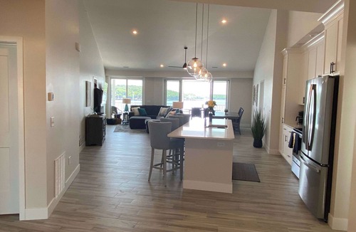 Rocky Mount Condo | Luxury 4BR Condo - Top Floor - LAKE VIEW - Lake