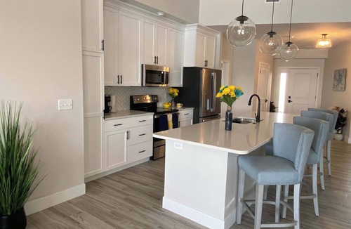Rocky Mount Condo | Luxury 4BR Condo - Top Floor - LAKE VIEW - Lake