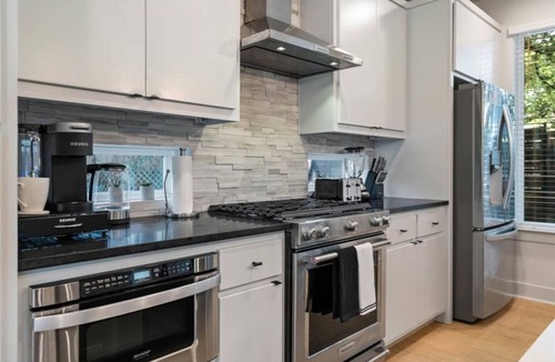 Swede Hill House | Luxury 4BR East Austin Home w/Pool & Game Room