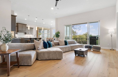 Leander Apartment | Luxury 4BR Escape | Private Cinema & Views
