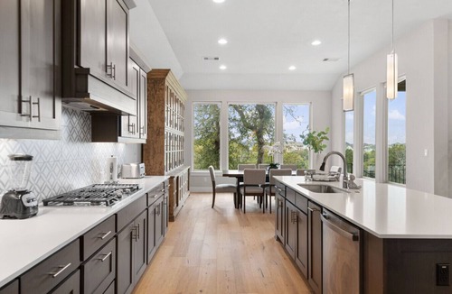 Leander Apartment | Luxury 4BR Escape | Private Cinema & Views