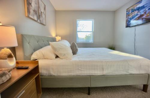 East County Civic Group House | Luxury 4BR Getaway with Heated Pool & Cozy Vibes!