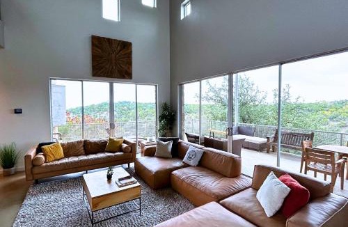 Dripping Springs House | Luxury 4BR Hilltop Retreat Scenic Views