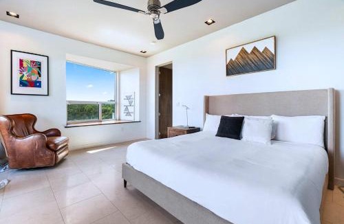 Dripping Springs House | Luxury 4BR Hilltop Retreat Scenic Views