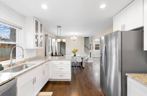 Elmhurst House | Luxury 4BR Home w/Pool Table &Beautiful Kitchen