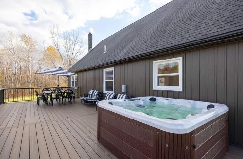 Old Chatham House | Luxury 4BR in Hudson Valley on a 8 Acre Estate - Hot Tub, Large Firepit, Oversized 38 Ft Deck!