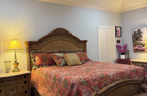 Lubbock Cabin | Luxury 4BR lodge with soaring ceilings, pool, spa, and sunlit view