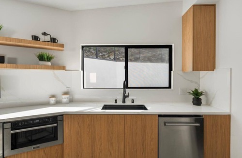 Sherman Oaks House | Luxury 4BR Modern Home w/Private Pool Near Universal Studios & Sofi Stadium