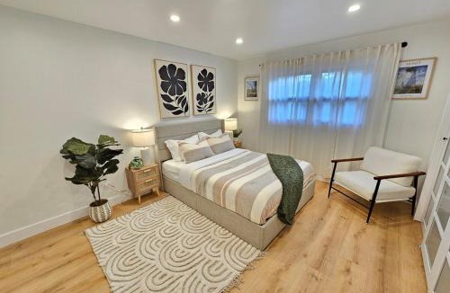 Waukegan Villa | Luxury 4BR near Six Flags & Naval Base
