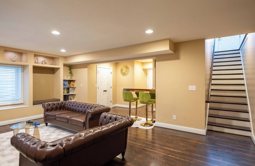 Prospect House | Luxury 4BR Norton Commons Retreat – Bourbon Lounge, Walk to Dining, Sleeps 10