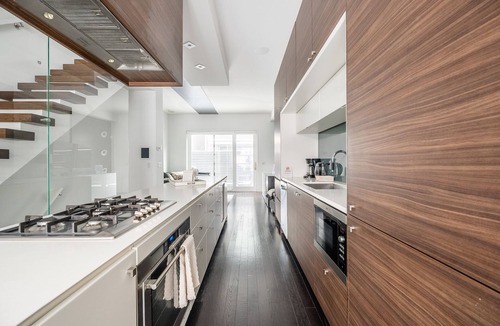 Little Italy House | Luxury 4BR Townhouse in Downtown Toronto