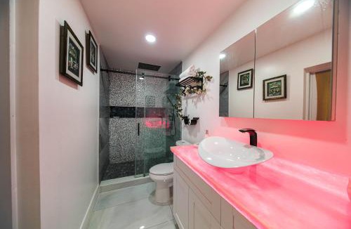 Tamiami Apartment | Luxury 4BR Villa Hot Tubs Billiard & Private Gym