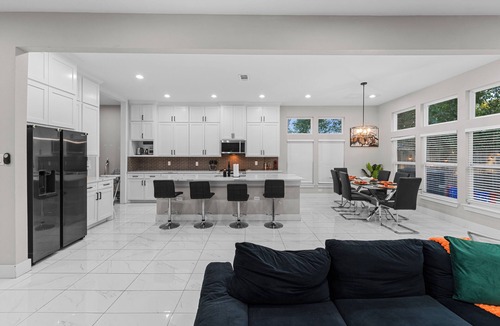 West Dallas House | Luxury 4BR w/Firepit & Fenced Yard Near DT
