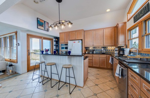 Farrow Shores House | Luxury 5 bed/5 bath oceanfront with pool, dog friendly!