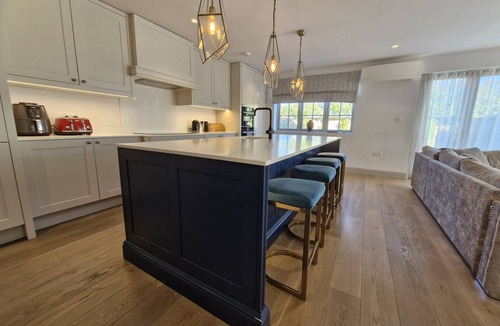 Waltham Abbey House | Luxury 5 Bed Gated Home in High Beech