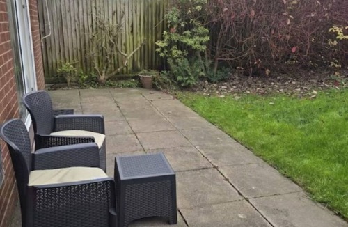 Solihull House | Luxury 5-bed Home Private Parking Birmingham