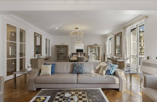 Chaillot Apartment | Luxury 5 Bed Residence - Opposite Arc de Triomphe