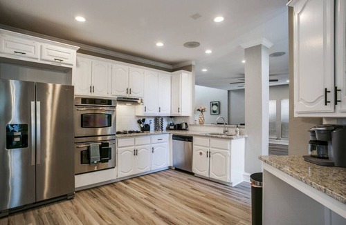 Plano House | Luxury 5 Bedroom, 3.5 Bathroom Pool Hot Tub