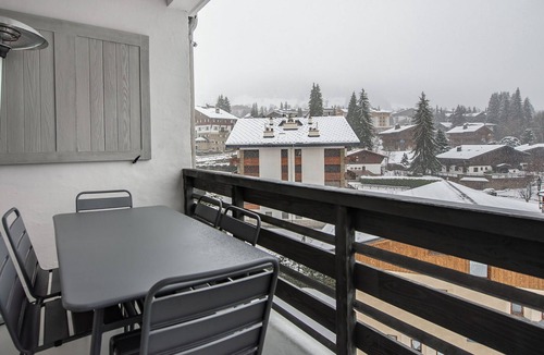 Megeve Apartment | Luxury 5-Bedroom Apartment in Megève - Close to Slopes, Balcony, WiFi, Sleeps 9