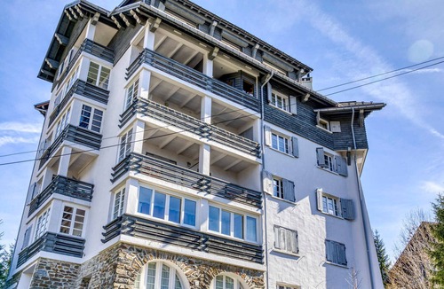 Megeve Apartment | Luxury 5-Bedroom Apartment in Megève - Close to Slopes, Balcony, WiFi, Sleeps 9