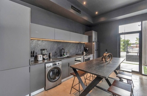 South Central Houston House | Luxury 5-Bedroom Oasis with Heated Pool