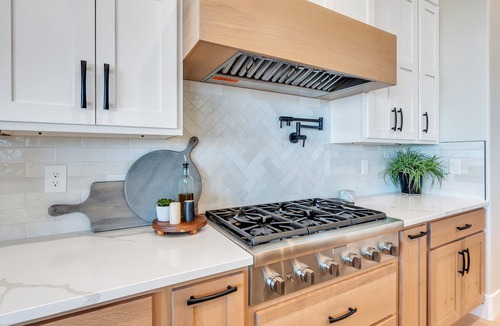 Provo House | Luxury 5-bedroom retreat with pool, game room, indoor court & theater near BYU
