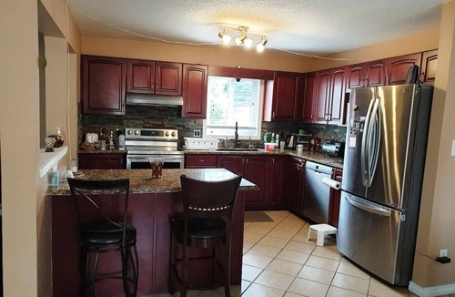 Highland West House | Luxury 5 Bedroom Vacation Home Near The Boardwalk