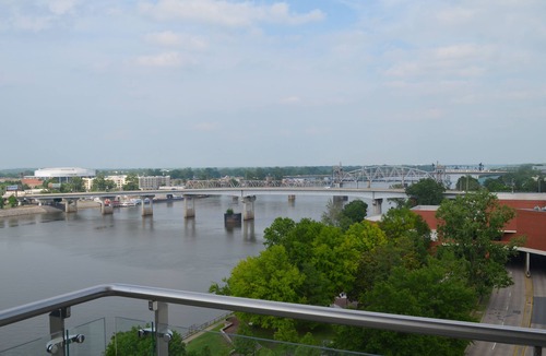 Downtown Little Rock Condo | Luxury 5 star condo on the river! Walking distance to everything downtown!