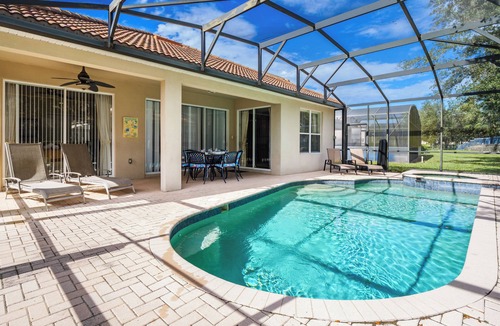 Windsor Hills Villa | Luxury 5 Star Vacation Villa- Free WiFi & Long Distance